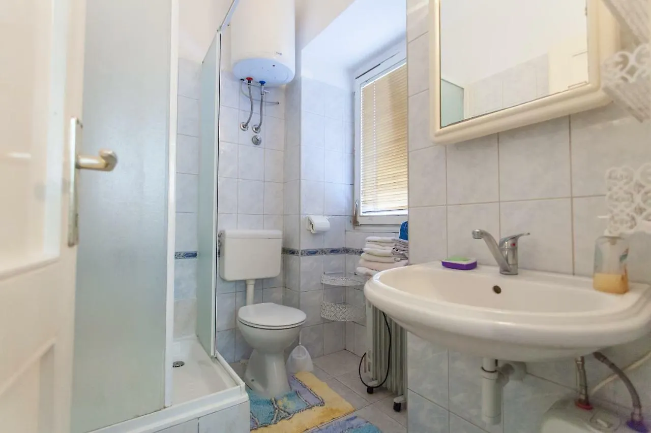 Apartment A4, Private Terrace Wi-Fi Split